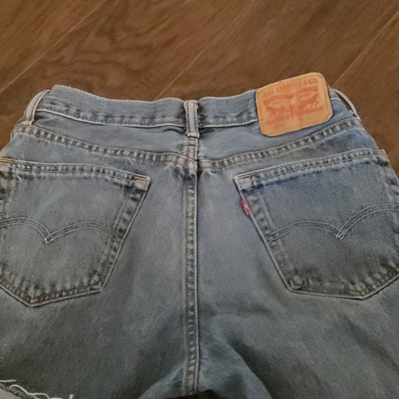 Levi's shorts - Picture 2 of 2
